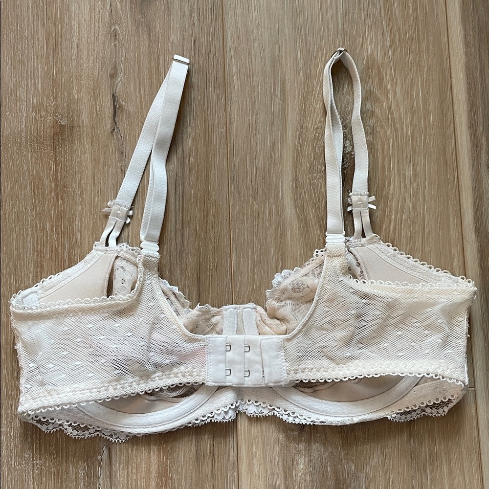 Victoria’s Secret Wicked Unlined Lace Balconette Bra in Cream Lace size 34D - Picture 2 of 9